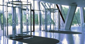 Usa automata rotativa din sticla Geze TSA 325 NT